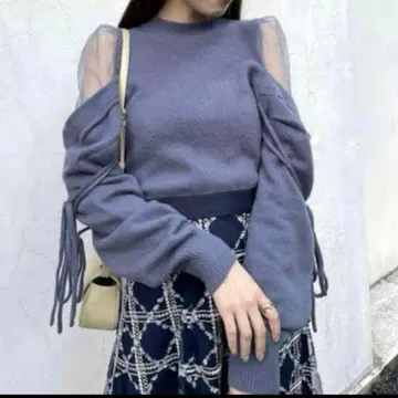 [ 스나이델 ] snidel 시스루 숄더 니트 풀오버 그레이 상의