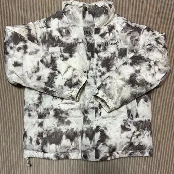 BlessU 타이다이 패턴 다운 자켓