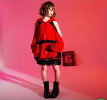 페이보릿 오프숄더 후드티 빅 실루엣 상의 가을/겨울 빨간색 블랙