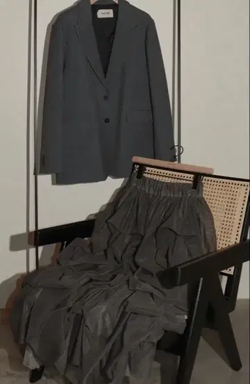 The toe 그레이 S Iris Tulle Skirt