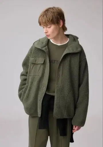 GU ENGINEERED GARMENTS 보아 플리스 스냅 후드티