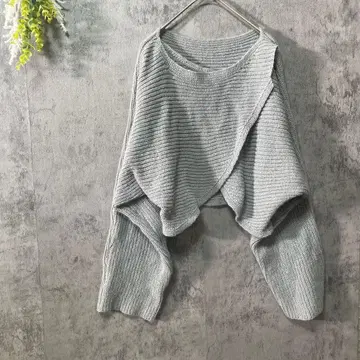 긴팔 니트탑 비대칭 변형 디자인 숏 기장 모드 스타일 개성있는