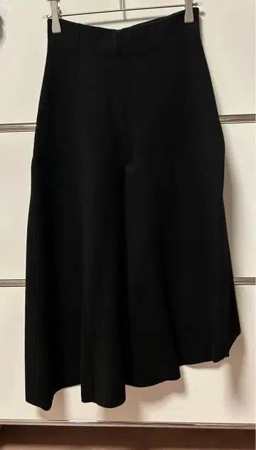 도로시 슈마허 비대칭 니트 스커트