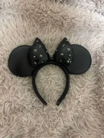 스터드 장식 블랙 미키마우스 귀 머리띠
