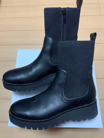 새상품에 가까운 JILL STUART 부츠 24.5