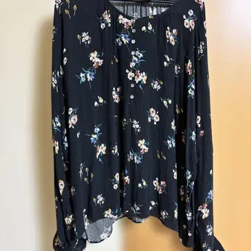 Spick & Span 꽃무늬 긴팔 블라우스