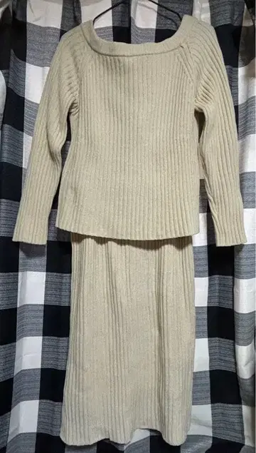 LOWRYS FARM 리브 니트 셋업