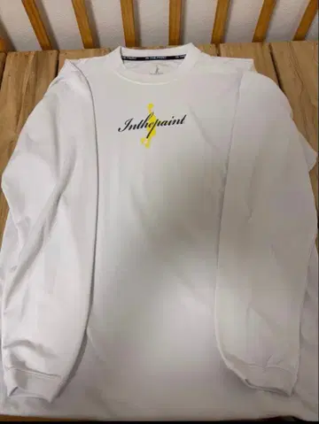 in the paint 화이트 긴팔 T셔츠
