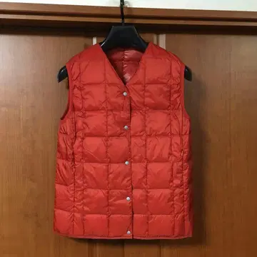 새상품급 TAION 노카라 다운 베스트 여성 L 빨간색 타이온 다운