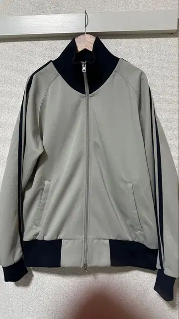 그레이/네이비 트랙 자켓