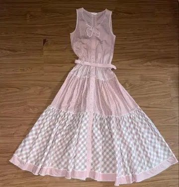 핑크하우스 초 맥시 원피스 티어드 피코 프릴 리본