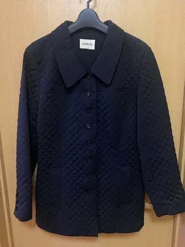 새상품급 INGEBORG 잉게보그 퀼팅 하프코트 블랙