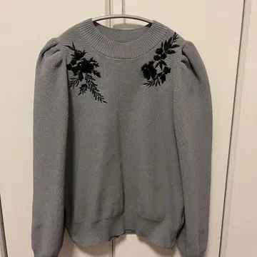 JUSGLITTY 8부 소매 배색 비즈 자수 풀오버