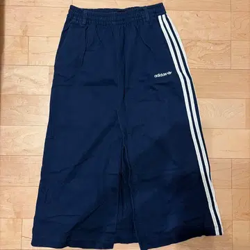 adidas 네이비 롱 스커트