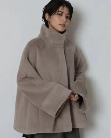 리랜드트루 에코 퍼 케이프 코트 M