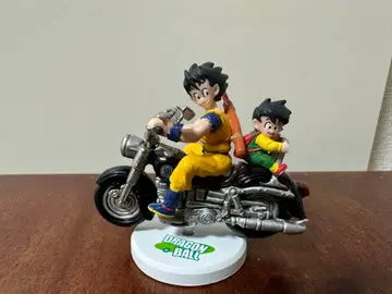 드래곤볼 손오공과 손오반 바이크 피규어