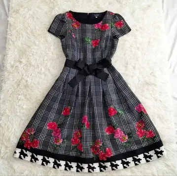 엠즈 그레이시 하운드투스 체크 꽃무늬 무릎 기장 원피스 반팔