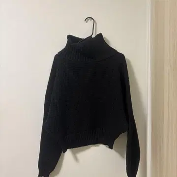 [ MURUA ] 블랙 터틀넥 리브 니트