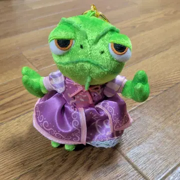 디즈니 스토어 파스칼 봉제 인형 키링 드레스 라푼젤