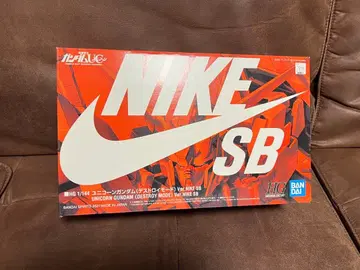 새상품 NIKE SB HG 1/144 유니콘 건담 (디스트로이 모드)