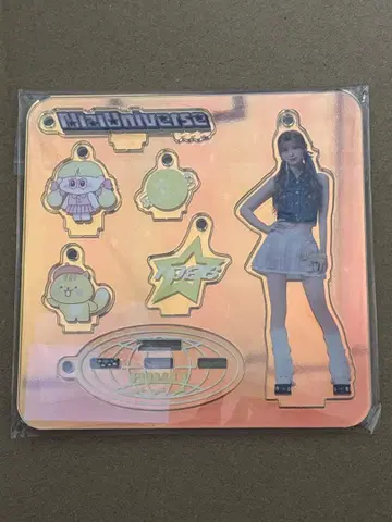 아크릴 스탠드 캐릭터와 인물 디자인