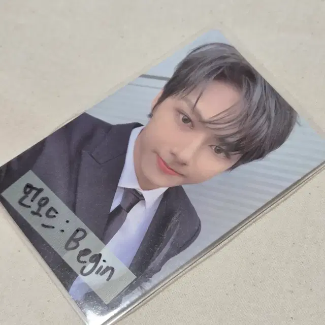 세븐틴 문준휘 언오드 begin 정장룩