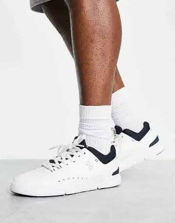 On THE ROGER Advantage 온 로저 스니커즈 25