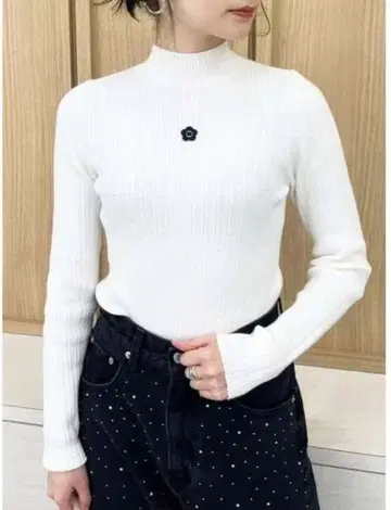 LILY BROWN 데이지 자수 백 오픈 리브 니트