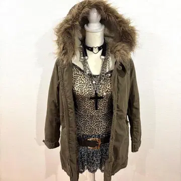 헤이세이 갸루 y2k 퍼 자켓 밀리터리 모리걸 그런지 헤이세이 여자아이