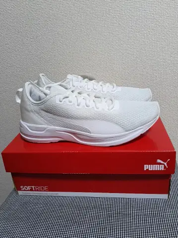 미사용 새상품 PUMA(푸마) 화이트 스니커즈 24.5cm