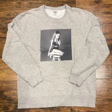 아리아나 그랑데 맨투맨 그레이