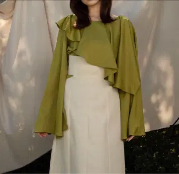 mideal 마이딜 새틴 프릴 돌먼 블라우스 그린 미나마츠