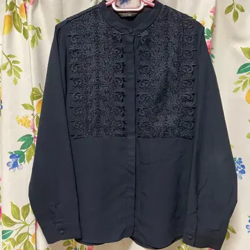 컨디션 최상 어반 리서치 로쏘 워셔블 레이스 블라우스 네이비