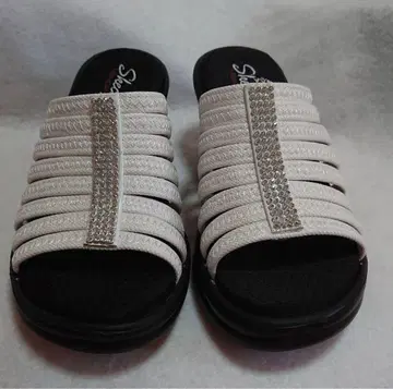 스케쳐스 통굽 웨지솔 샌들 23cm