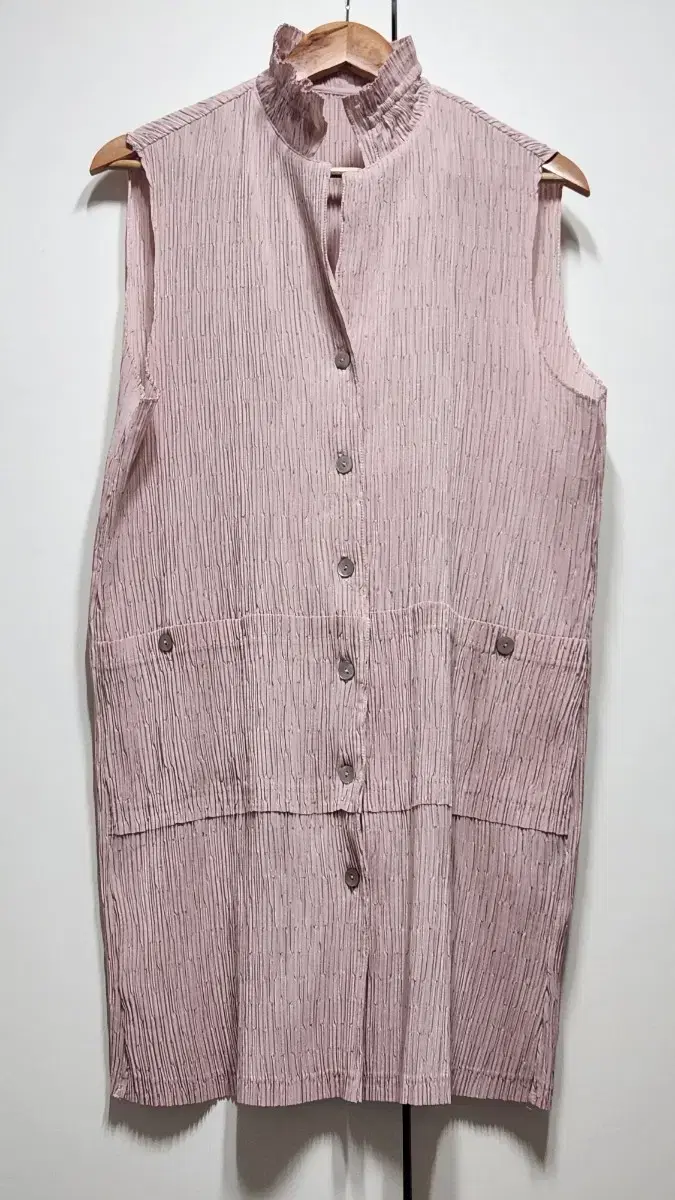 Pleated pink vest blouse