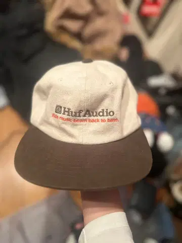 HufAudio 베이지/브라운 캡
