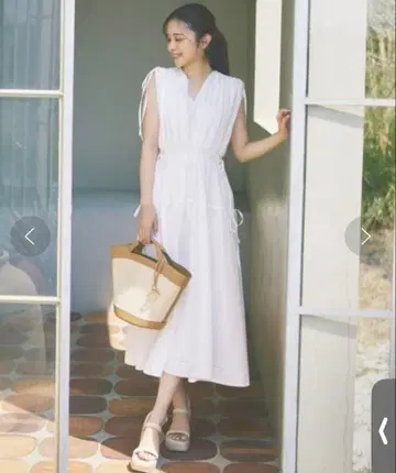 CELFORD 리본 슬리브리스 원피스