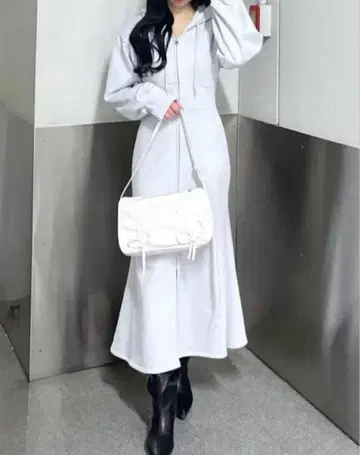 비쥬 맨투맨 머메이드 원피스 아이스 블루 S 사이즈