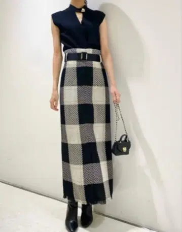 SNIDEL 벨티드 로핑 체크 타이트 스커트