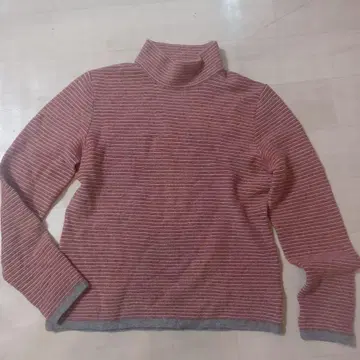 폴 스튜어트 터틀넥 스웨터 빨간색 계열 스트라이프 (캐시미어 30%)