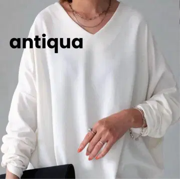[ antiqua ] 안티카 V넥 화이트 긴팔 돌먼 티셔츠 조젯