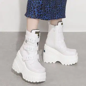 새상품 24cm YOSUKE 하드계 통굽 부츠 화이트 삼연 벨트