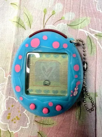 알 모양 디지털 반려동물 스카이블루와 핑크