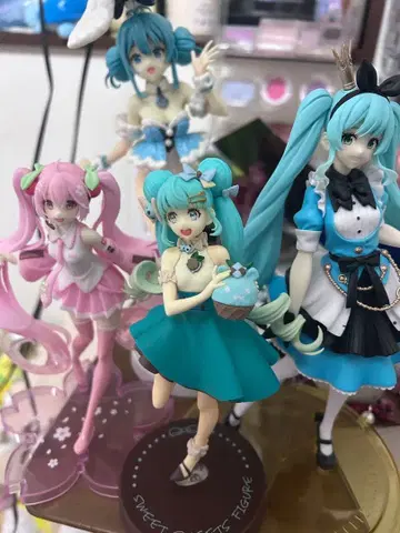 하츠네 미쿠 피규어 4개 묶음 판매 박스 없음