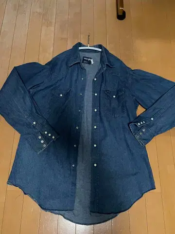 Wrangler 데님 블루 긴팔 셔츠