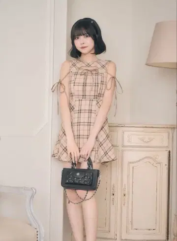 미셸 마카롱 프론트 오픈 체크 미니 원피스 BEG