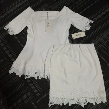 화이트 레이스 부착 셋업