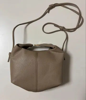 베이지 플랩식 숄더백