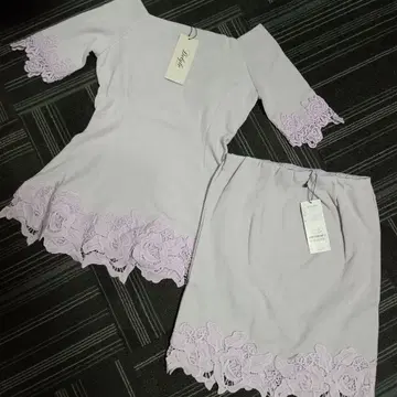 Delyle Noir 연보라 꽃무늬 레이스 셋업