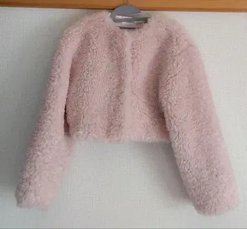 SNIDEL 인기 숏 기장 보아 아우터